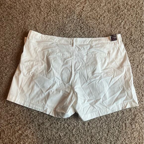 NWT! Gloria Vanderbilt White High Rise All-Around Slimming Effect Short Size 24W - Picture 2 of 12